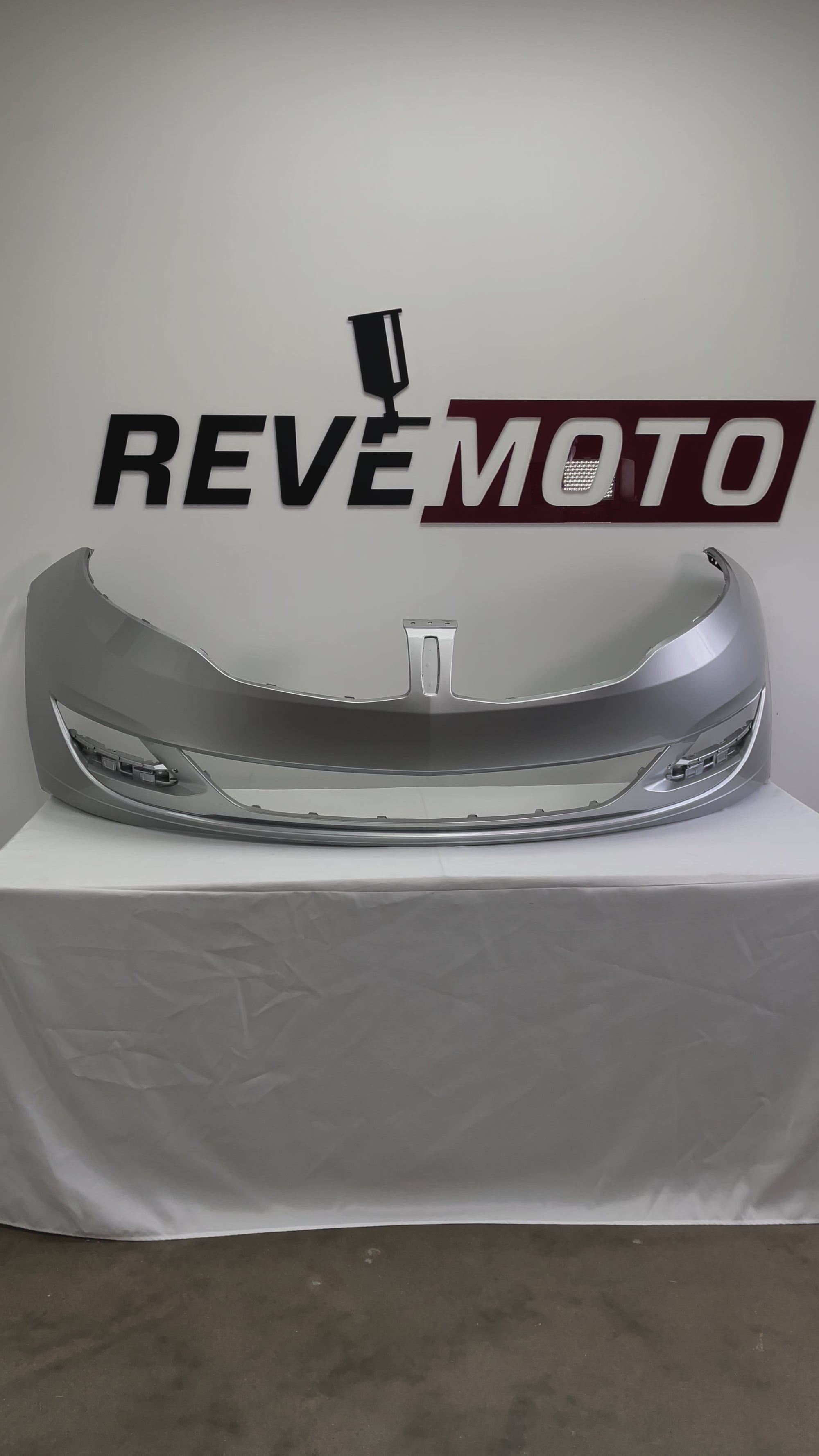 2014 Lincoln MKZ : Front Bumper Painted