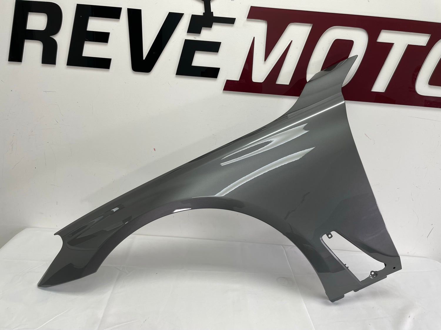 2016-2019 BMW 7-Series Fender Painted (Driver-Side) Magellan Gray Metallic (C26) 41009621595