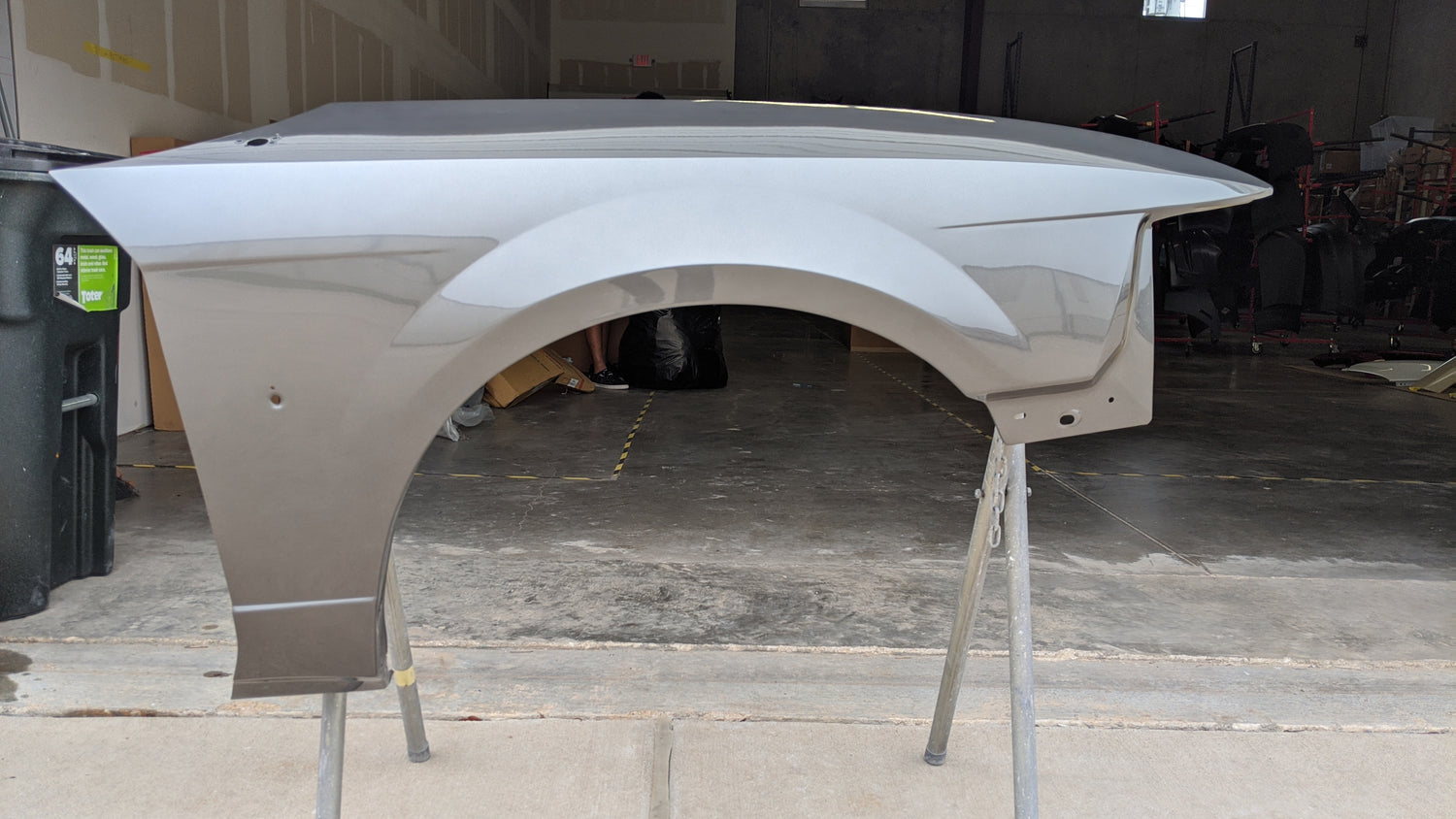 Painted Fender for 2000-2004 Ford Mustang (Passenger-Side) Dark Shadow Gray Metallic (CX)   XR3Z16005AA FO1241201