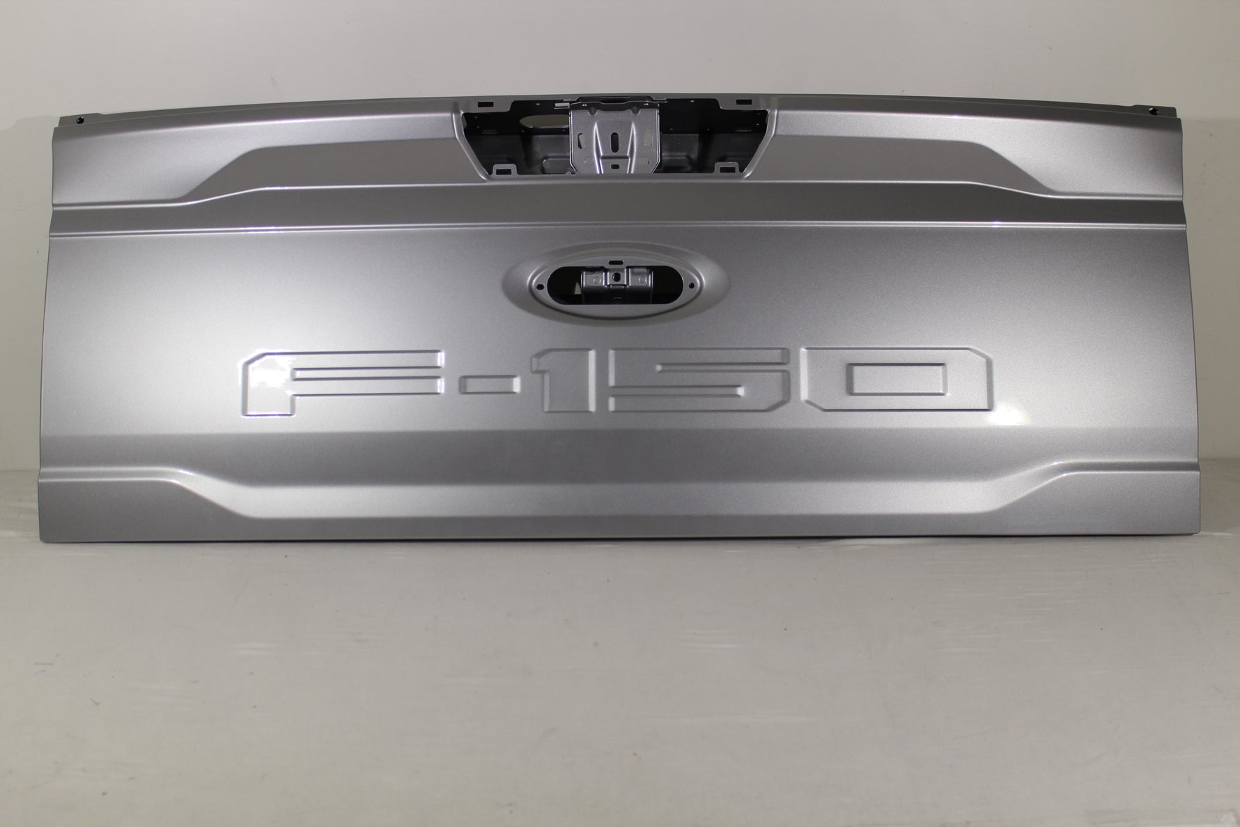 ReveMoto Tailgate Painting Services