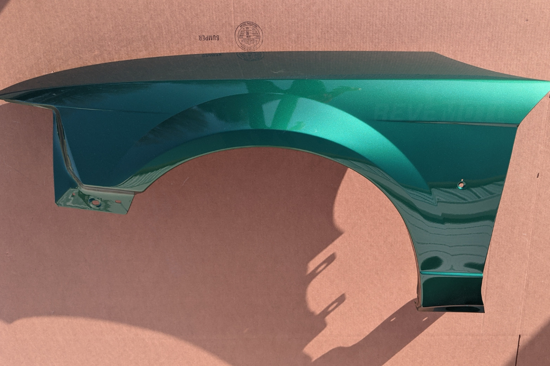 Painted Fender for 2000-2004 Ford Mustang Left, Driver-side Electric Green Metallic (SW) XR3Z16006AA FO1240201