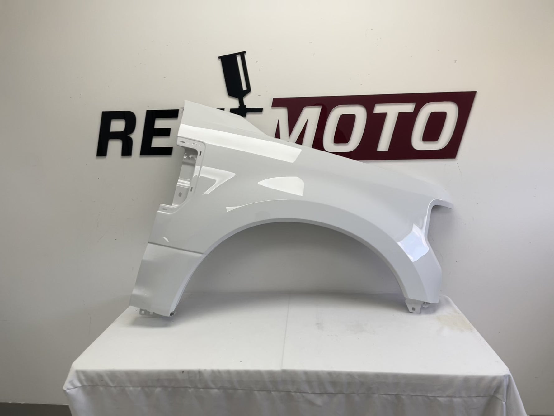 2020-2022 Ford F350 Fender Painted Oxford White (YZ/Z1) Passenger-Side LC3Z16005A ReveMoto Replacement Painted Auto Parts