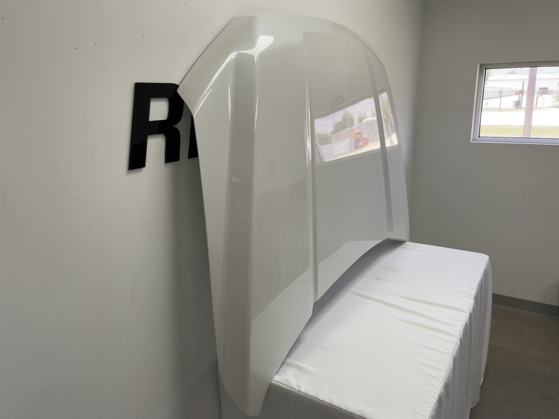 25072 - Painted Hood for 2015-2020 Ford F150 White Platinum Pearl (UG) FL3Z16612A FO1230307 ReveMoto Painted Auto Body Parts Replacement