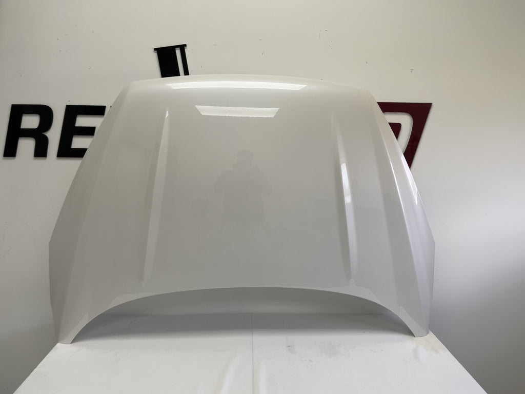 24999 - 2017 Ford Escape Hood Painted White Platinum Pearl (UG) GJ5Z16612A FO1230318