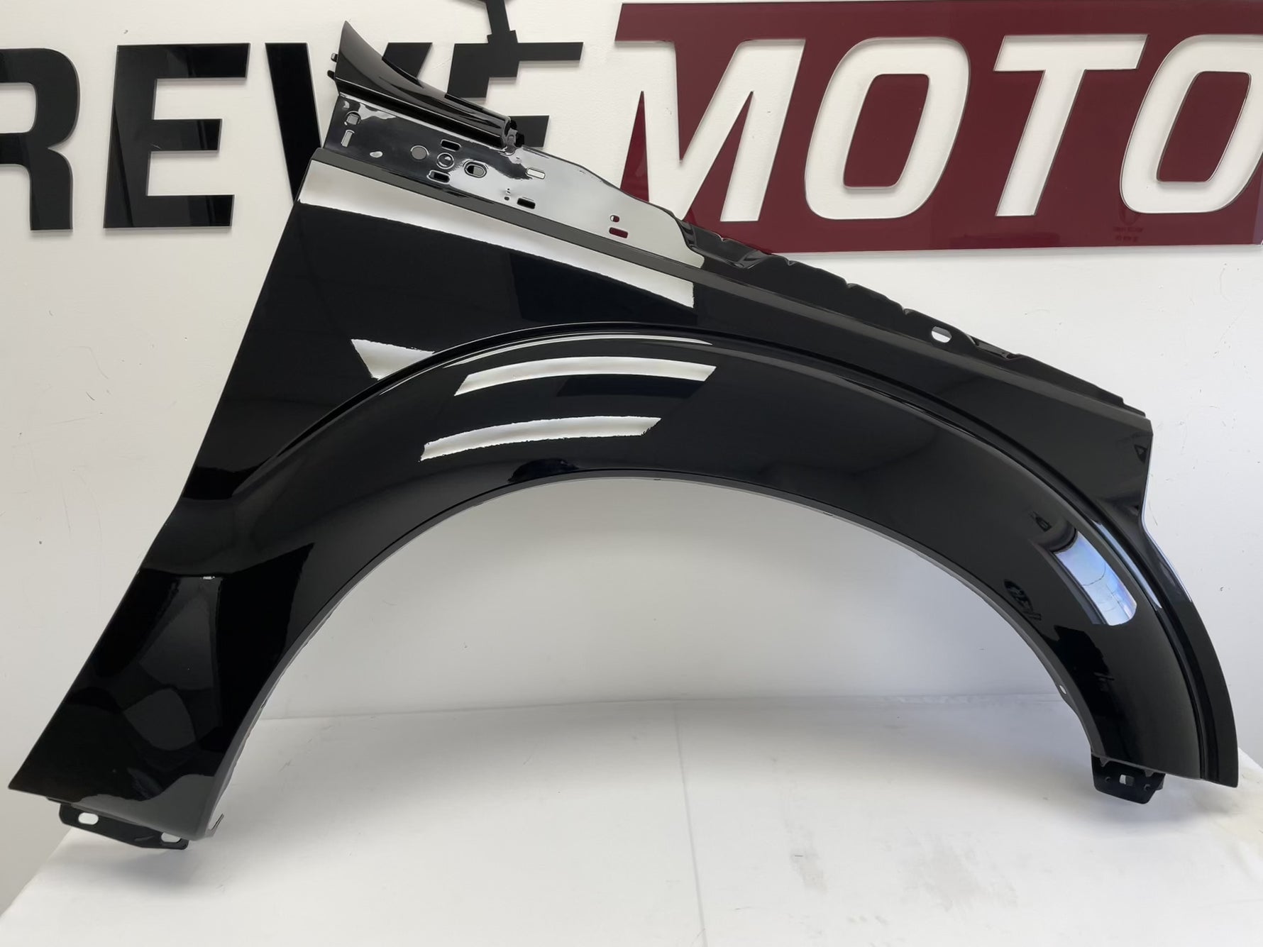 25486 - Painted Fender for 2011-2016 Ford F350 Absolute Black (G1) Right, Passenger-Side BC3Z16005A FO1241284